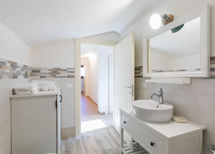 度假居 Melograno-2 By Interhome *